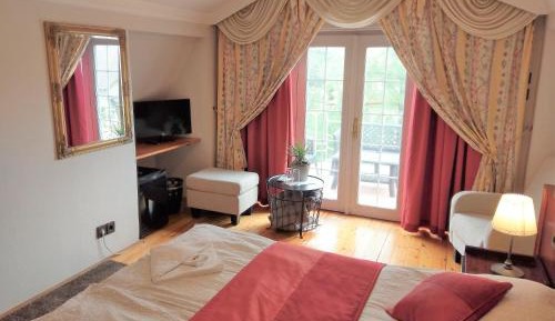 Double or Twin Room with Terrace