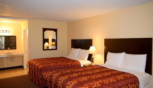 Deluxe Queen Room