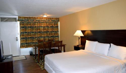 Deluxe King Suite