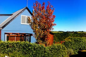 Maleny Cabin | Hillview Cottage. Relax with the view.