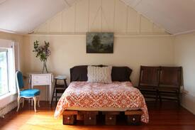 Sausalito House | Historic Carriage House with Beautiful Bay Views