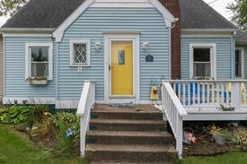 South Haven House | Blue Moon Cottage - 3 Night Minimum