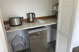 Leamington Bed & Breakfast | "3 Cowleigh" - CLOSE TO EVERYTHING! Cambridge NZ