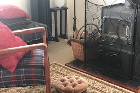 Maleny Cabin | Hillview Cottage. Relax with the view.