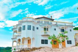 Cave Villa | Relax at Ezeeview guesthouse in the Mountain