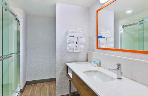 Buzzards Bay Hotel | Hampton Inn Cape Cod Canal