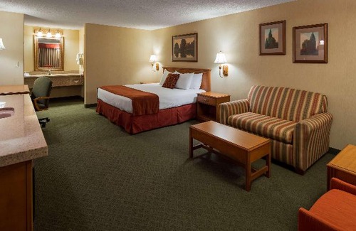 Woodland Hotel | Best Western Shadow Inn