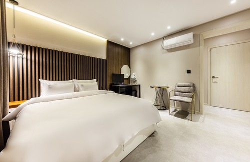 Bongmyeong-dong Hotel | Daejeon Yuseong Stay