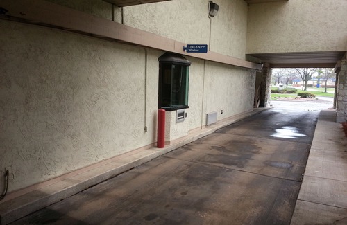 Monroe Hotel | Days Inn & Suites by Wyndham Monroe