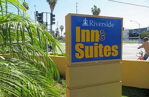 La Sierra Hotel | Riverside Inn & Suites