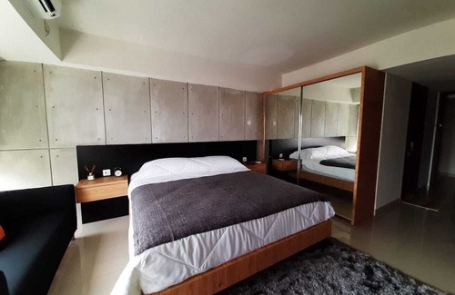 Jatinegara Hotel | Cozy the H Residence by Bonzela Property
