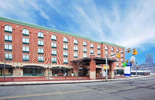 South Side Flats Hotel | Holiday Inn Express Hotel & Suites Pittsburgh-South Side, an Ihg Hotel