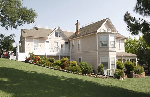 Auburn Hotel | Power's Mansion Inn