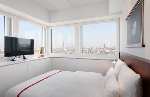 Dusseldorf Old Town Hotel | Ruby Luna Hotel Düsseldorf