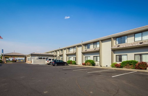 Moses Lake Hotel | SureStay Plus Hotel by Best Western Moses Lake