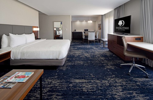 Bakersfield Hotel | DoubleTree by Hilton Bakersfield