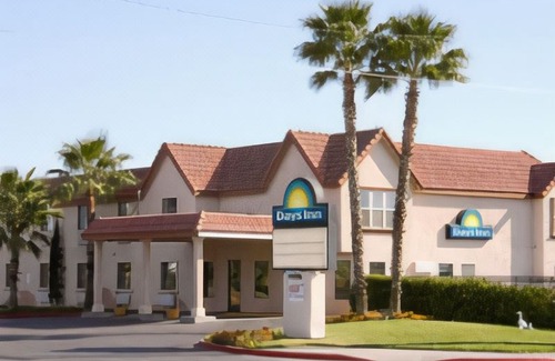 Corning Hotel | Econo Lodge Inn & Suites Corning