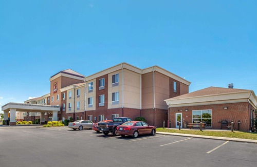 Urbana Hotel | Comfort Suites Urbana Champaign, University Area