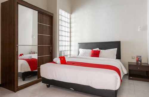 Malang Hotel | RedDoorz @ Soekarno Hatta Indah
