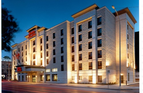 Downtown Winnipeg Hotel | Humphry Inn and Suites