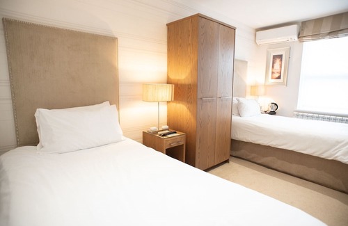 Seven Kings Hotel | McCafferty’s Guesthouse