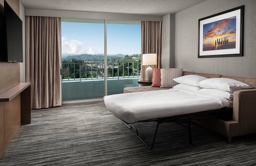 Warner Center Hotel | Warner Center Marriott Woodland Hills