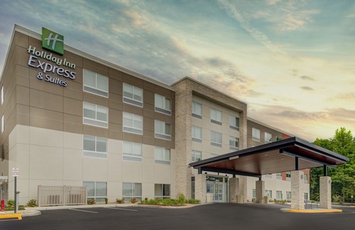 Dahlgren Hotel | Holiday Inn Express and Suites King George- Dahlgren, an Ihg Hotel