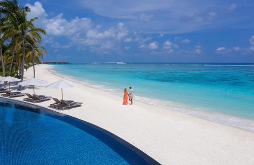 Huruelhi Island Hotel | Radisson Blu Resort Maldives
