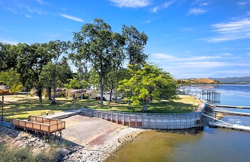 Lakeport Hotel | Skylark Shores Resort