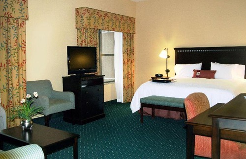 Seal Beach Hotel | Hampton Inn & Suites Seal Beach