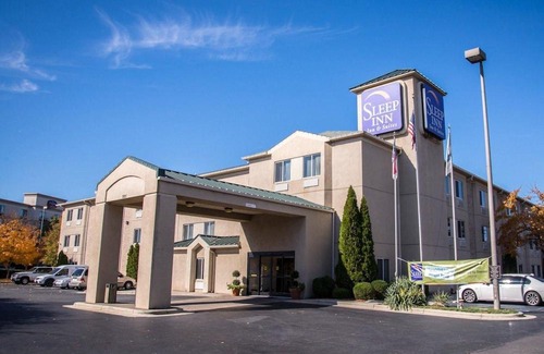 Concord Hotel | Sleep Inn & Suites at Concord Mills