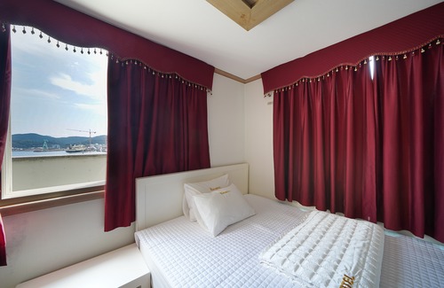 Chungmu Hotel | Tongyeong King
