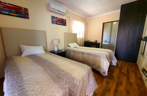 Mahikeng Hotel | Double Room in Cosy Guesthouse, One of The Select Guesthouses in Mahikeng