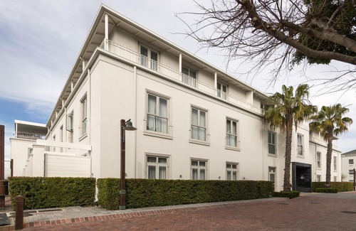 Victoria and Alfred Waterfront Hotel | Queen Victoria Hotel