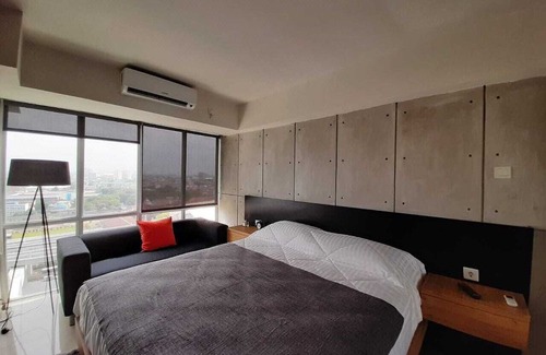 Jatinegara Hotel | Cozy the H Residence by Bonzela Property