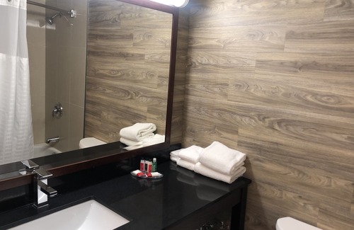 Lindsay Hotel | Ramada by Wyndham Lindsay