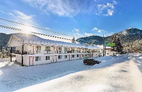 Rossland Hotel | SureStay Hotel by Best Western Rossland Red Mountain