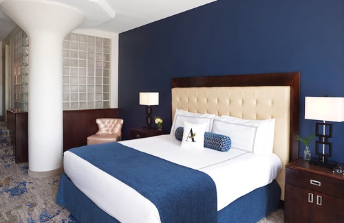 Greektown Historic District Hotel | Atheneum Suite Hotel