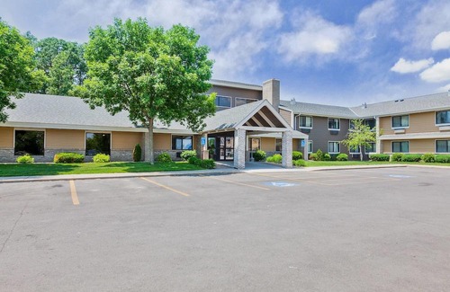 Algona Hotel | AmericInn by Wyndham Algona