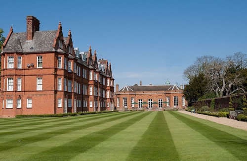 Newmarket Hotel | The Jockey Club Rooms