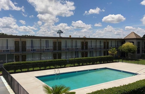 Goldsboro Hotel | Days Inn by Wyndham Goldsboro