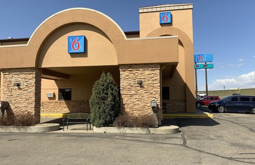 Minot Hotel | Motel 6 Minot, ND