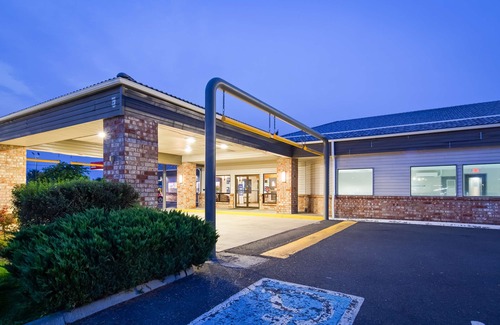 Moses Lake Hotel | SureStay Plus Hotel by Best Western Moses Lake