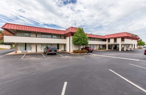 Easley Hotel | Quality Inn Easley