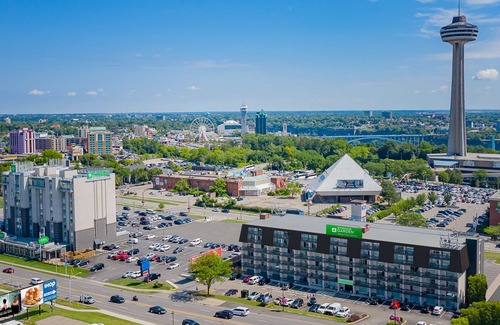 Fallsview Hotel | Wyndham Garden Niagara Falls Fallsview