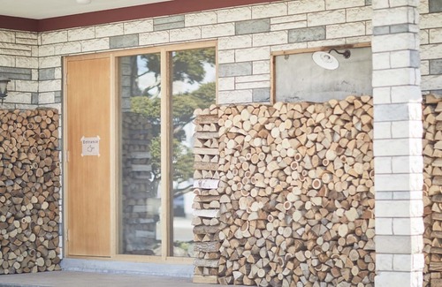 Shiraoi-cho Hotel | haku hostel + cafe bar