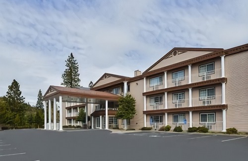 Weed Hotel | Comfort Inn Central Weed