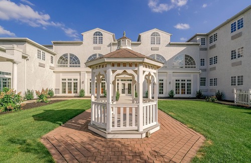 Egg Harbor City Hotel | Chateau Renault