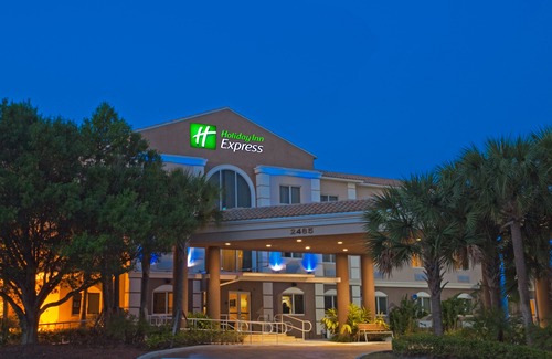 Villages of Palm Beach Lakes Hotel | Holiday Inn Express West Palm Beach Metrocentre, an Ihg Hotel