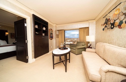 Downtown Reno Hotel | Reno Suites